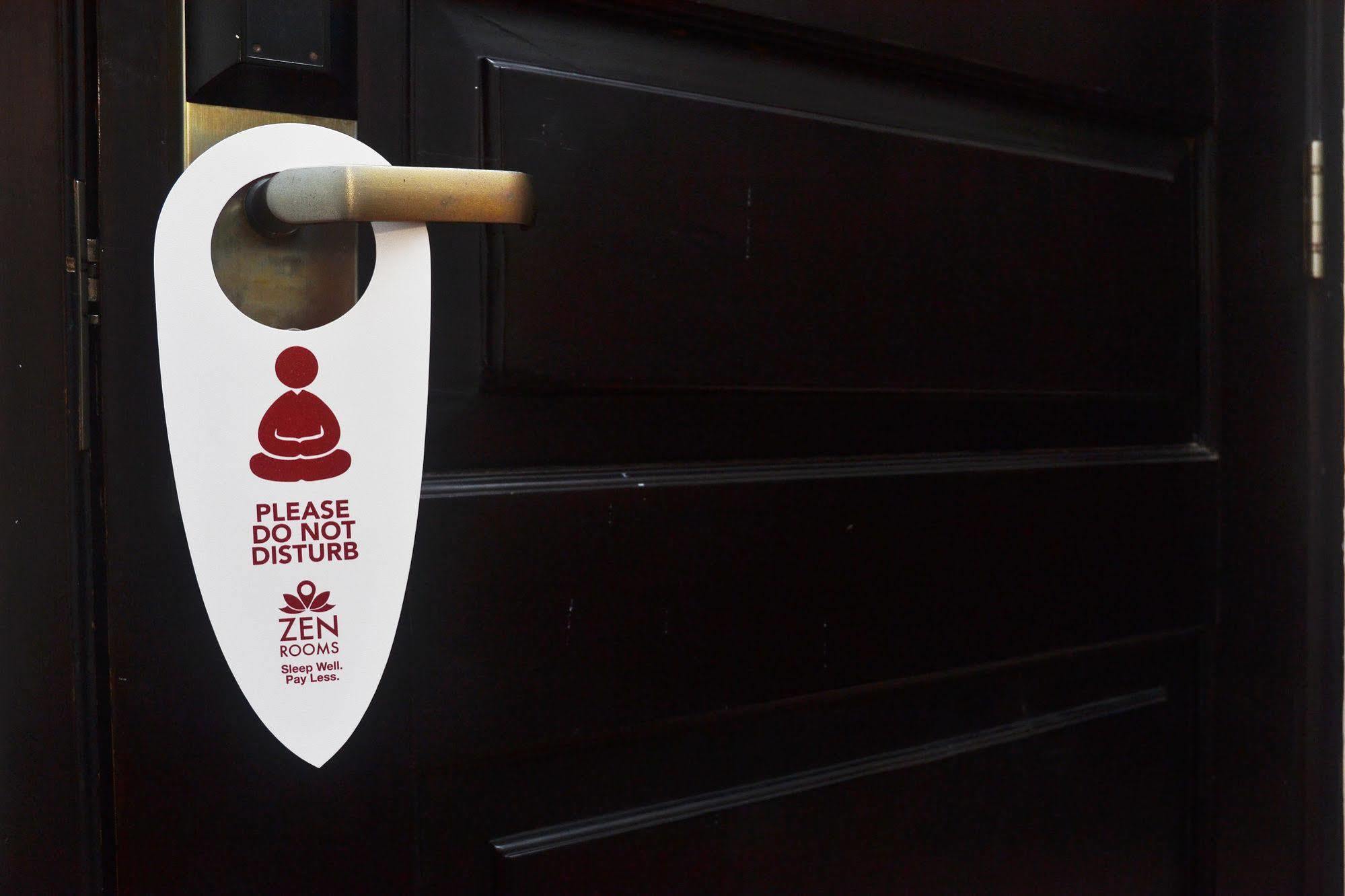 Zen Rooms Sultan Iskandar Muda Surabaya Exterior photo